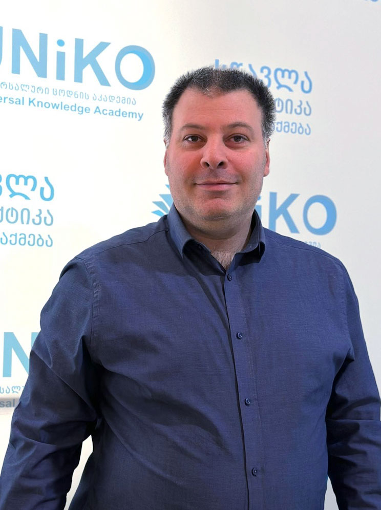 ზურა თოფურია